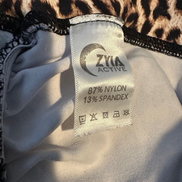 ZYIA Active Leopard Brilliant Scrunchy What Hi Rise Leggings Size 6-8 EUC - Picture 6 of 7